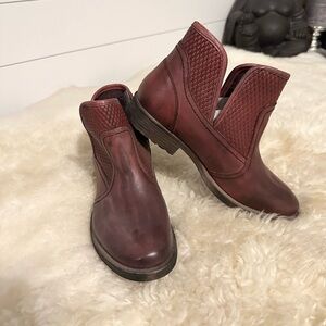 NWT Roan genuine leather boots sz 10